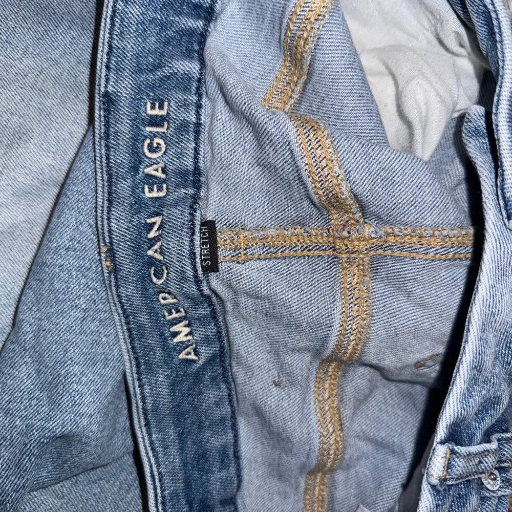 American Eagle Outfitters Blue Boyfriend Jeans Distressed - Picture 2 of 4